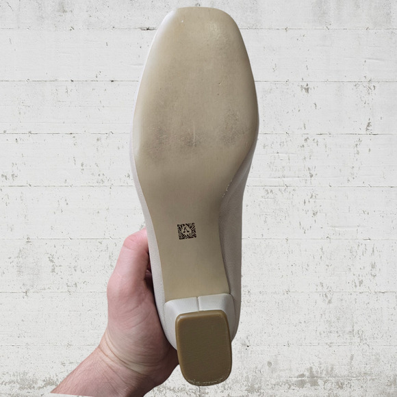 Anne Klein Cream Iridescent Luster Coquette Bow Square Toe Block Heels Size 8.5 - Picture 5 of 7